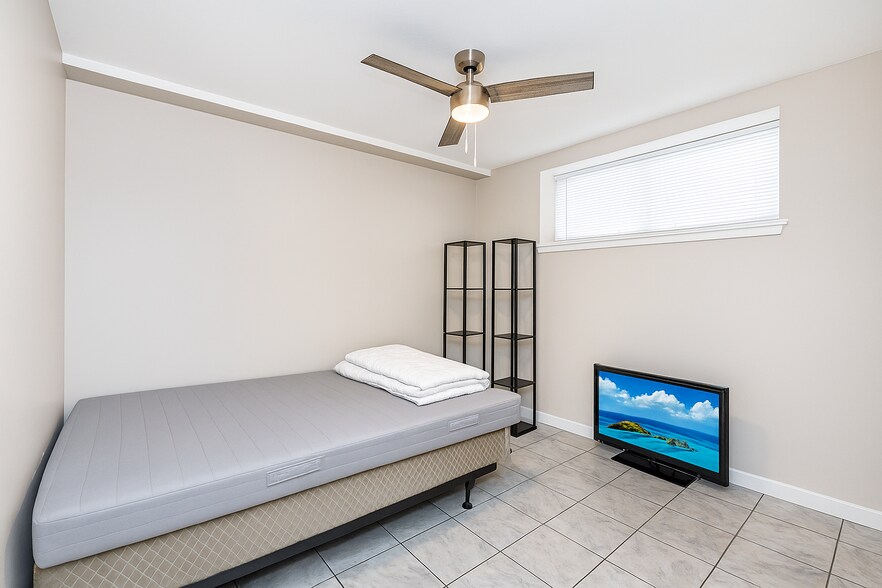 More Photos Of 191 Lamberts Ln, Staten Island Apartments For Sale