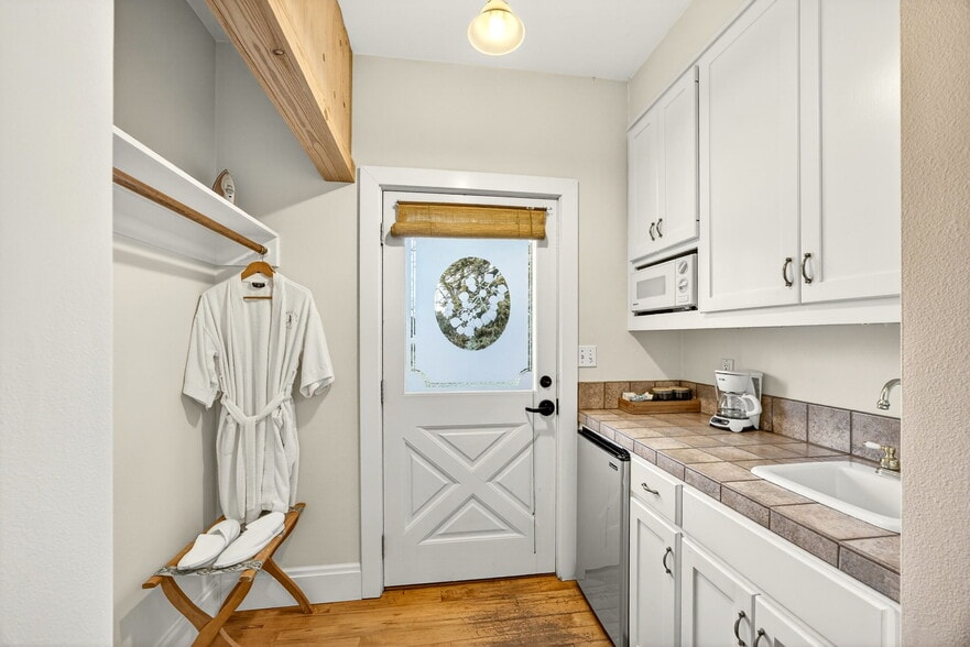 More Photos Of 668 N Main St, Ashland Hospitality For Sale