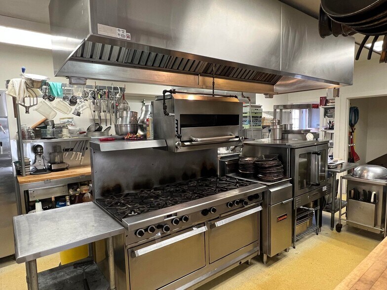 More Photos Of 33 Tenney Hl, Blue Hill Restaurant For Sale