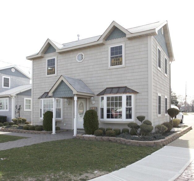 Primary Photo Of 328 Maple Pl, Keyport Office For Lease