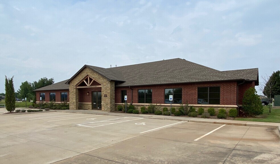 More Photos Of 2220 NW 164th St, Edmond Office For Sale