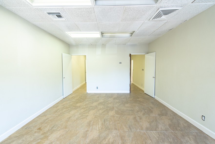 More Photos Of 3035 E Commercial Blvd, Fort Lauderdale Medical For Sale