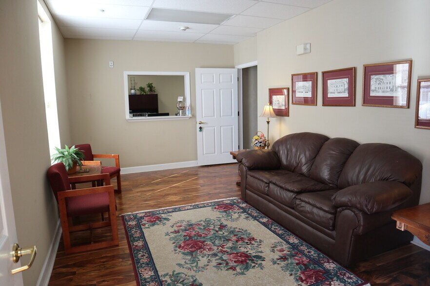 More Photos Of 1974 Commonwealth Ln, Tallahassee Office Residential For Sale