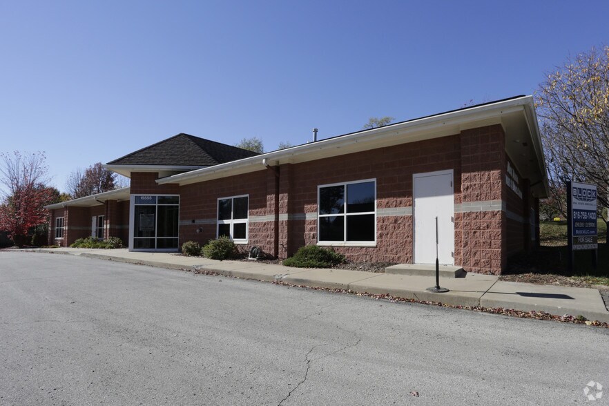 More Photos Of 15555 W 87th St Pky, Lenexa Office For Sale