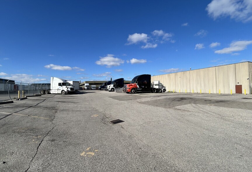 More Photos Of 200 Walker Dr, Brampton Manufacturing For Lease