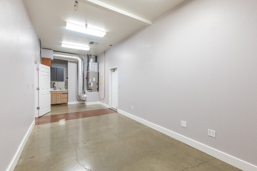 More Photos Of 220 Windsor River Rd, Windsor Apartments For Sale