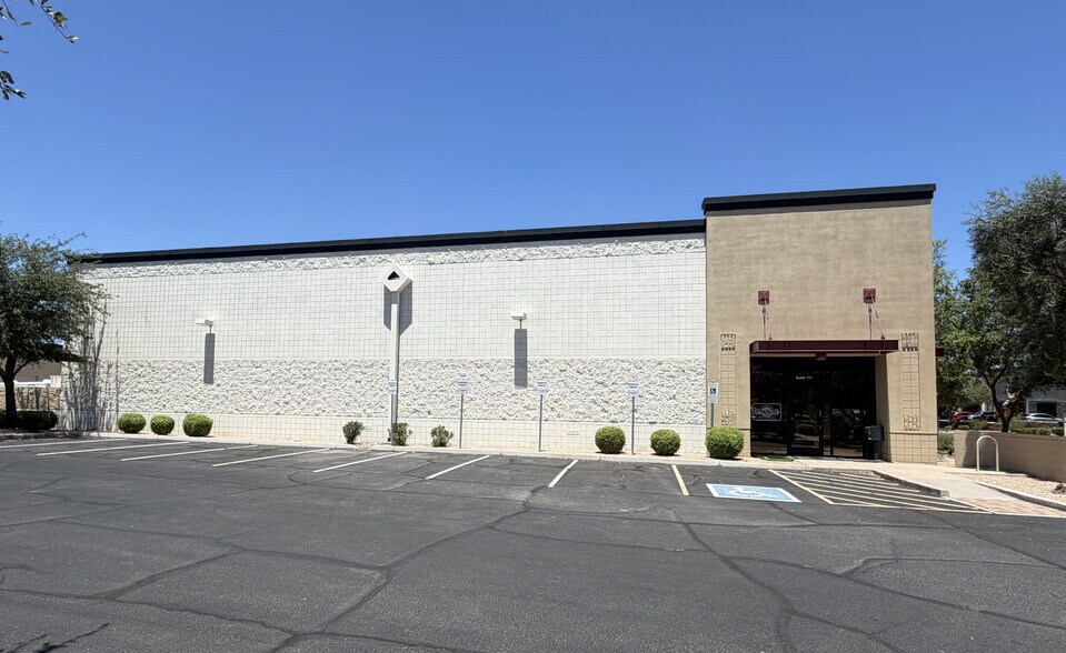 More Photos Of 170 S William Dillard Dr, Gilbert Warehouse For Sale