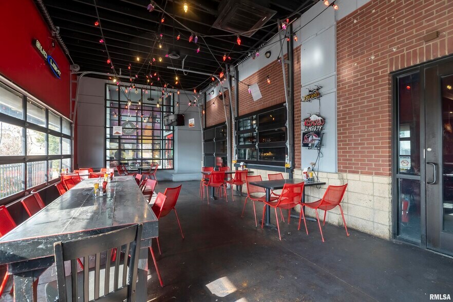 More Photos Of 2310 Reed Station Pky, Carbondale Restaurant For Sale