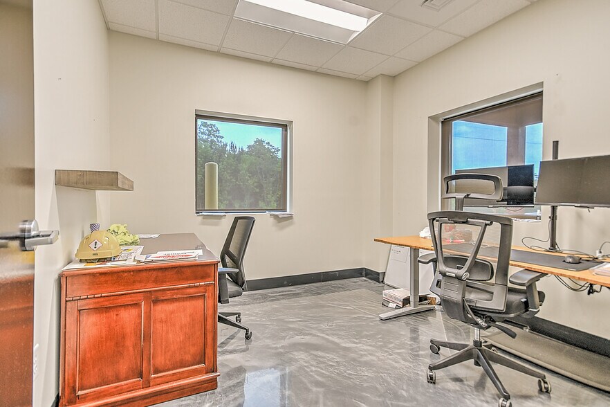 More Photos Of 915 Millennium Ct, Blountville Warehouse For Sale