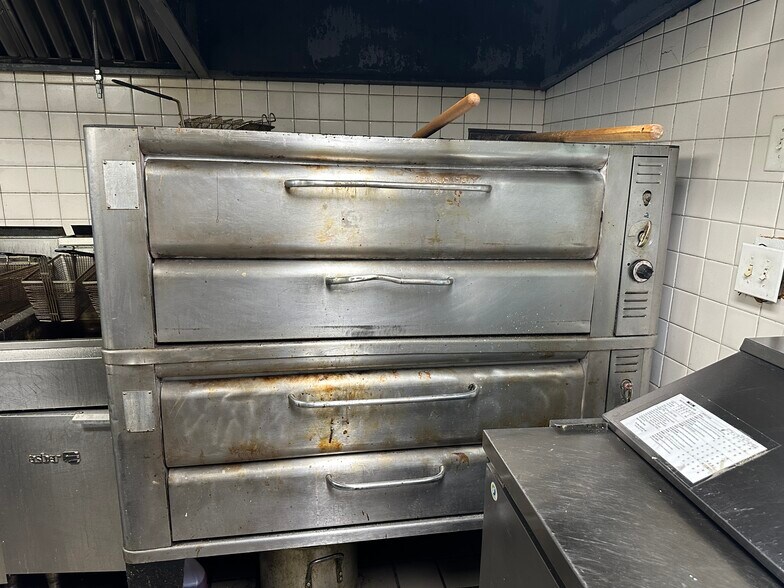 More Photos Of 89 E Grand Ave, Fox Lake Restaurant For Sale