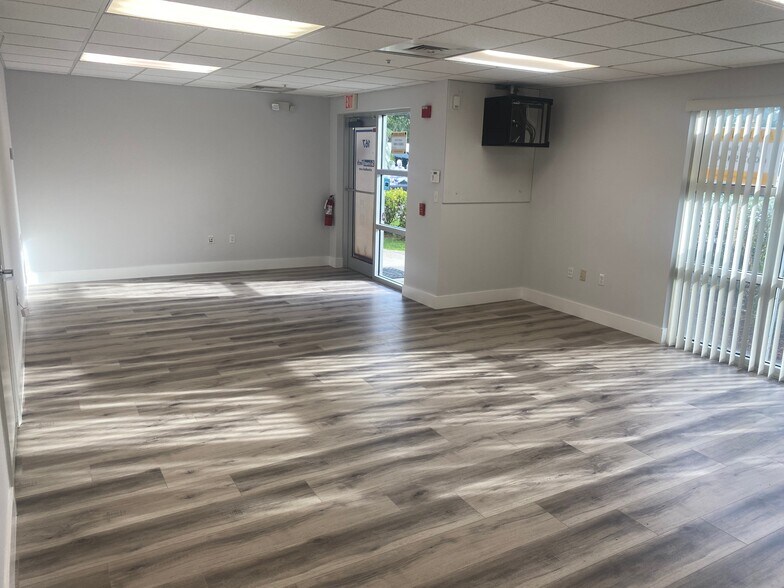 More Photos Of 1835 NW 112th Ave, Miami Warehouse For Lease