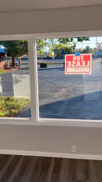 Primary Photo Of 4810 Westside Rd, Redding Flex For Lease
