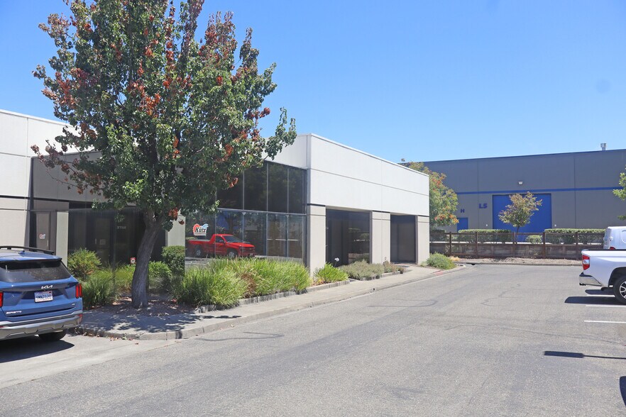 Primary Photo Of 5610 Skylane Blvd, Santa Rosa Warehouse For Lease