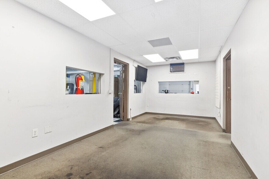 6661 Huntley Rd, Columbus, OH 43229 Industrial For Lease