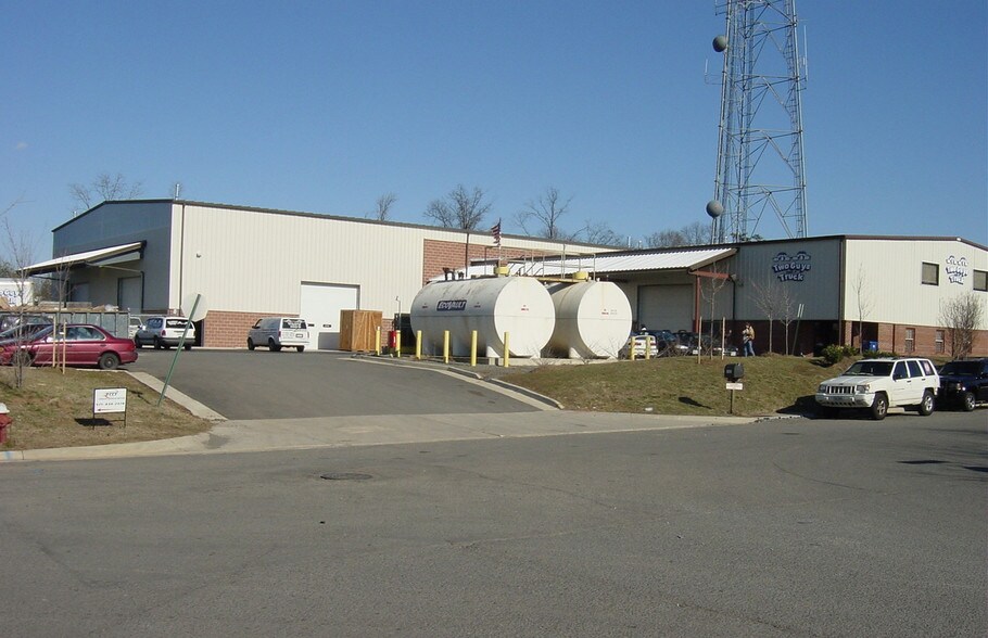 More Photos Of 45726 Elmwood Ct, Sterling Warehouse For Lease