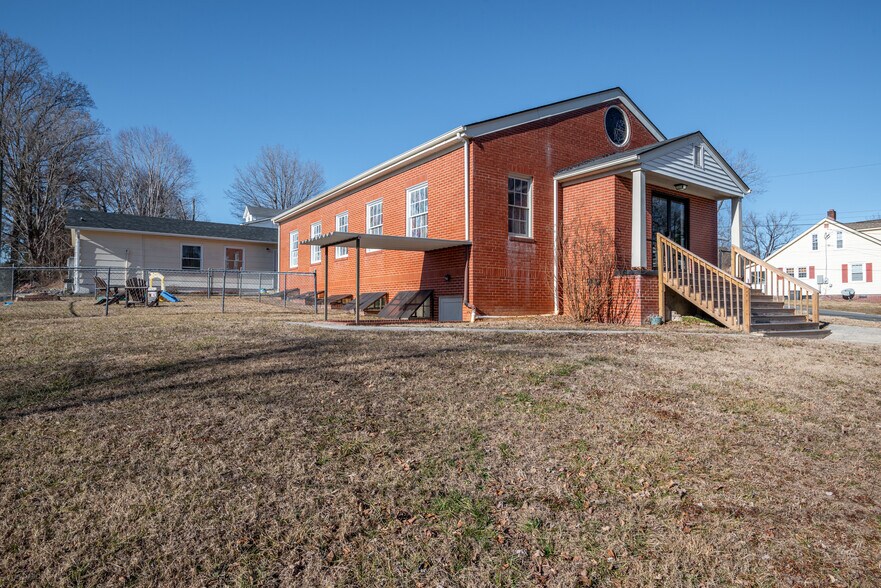 More Photos Of 402 Worth St, Mount Airy Religious Facility For Sale