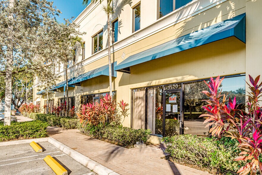 More Photos Of 1500-1548 Weston Rd, Weston Office For Lease