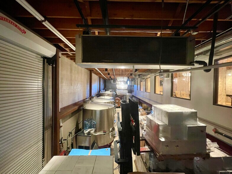 More Photos Of 2246 Larimer St, Denver Storefront For Sale