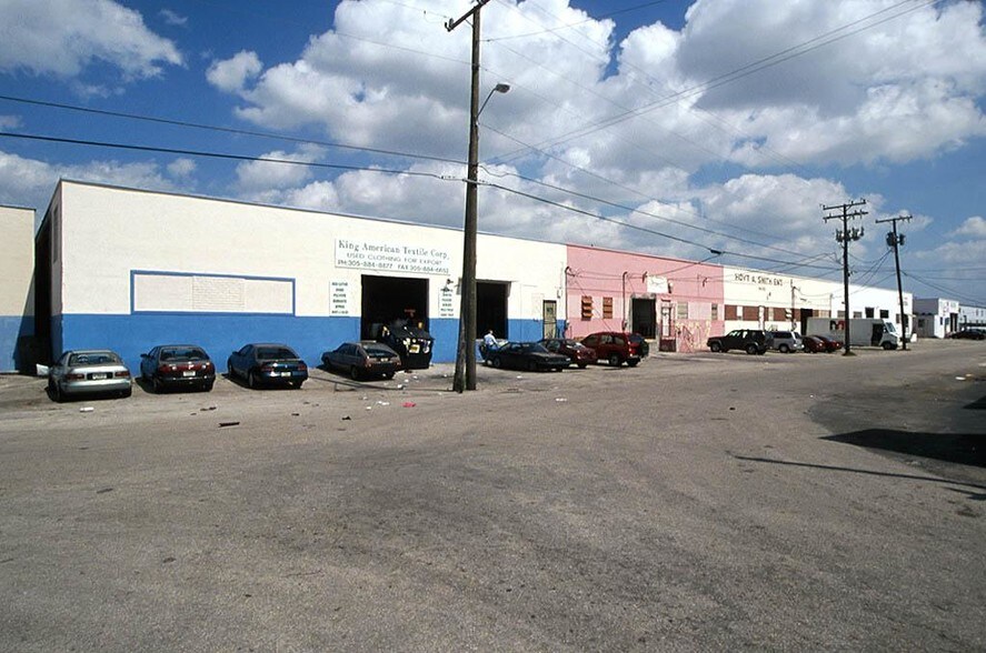 More Photos Of 1435-1495 E 11th Ave, Hialeah Warehouse For Lease