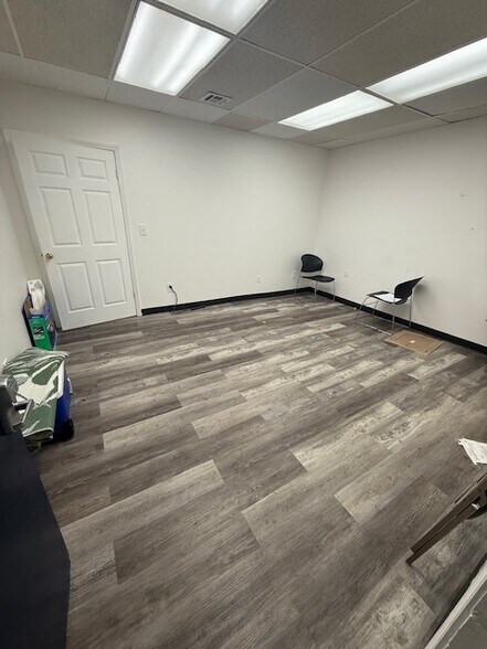 More Photos Of 5553-5555 S Peoria Ave, Tulsa Office For Lease