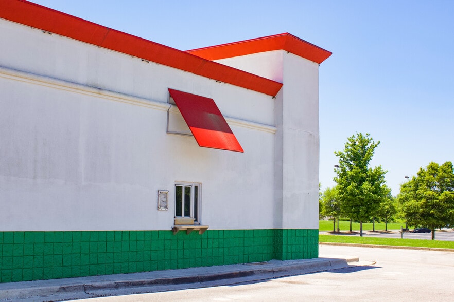 More Photos Of 2007 Hughes Rd, Madison Fast Food For Sale