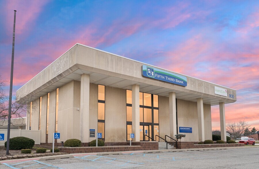 More Photos Of 808 Vale Park Rd, Valparaiso Bank For Sale