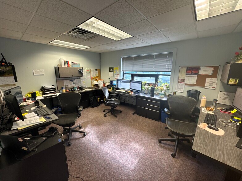 More Photos Of 150 Fountain St, Grand Rapids Medical For Lease