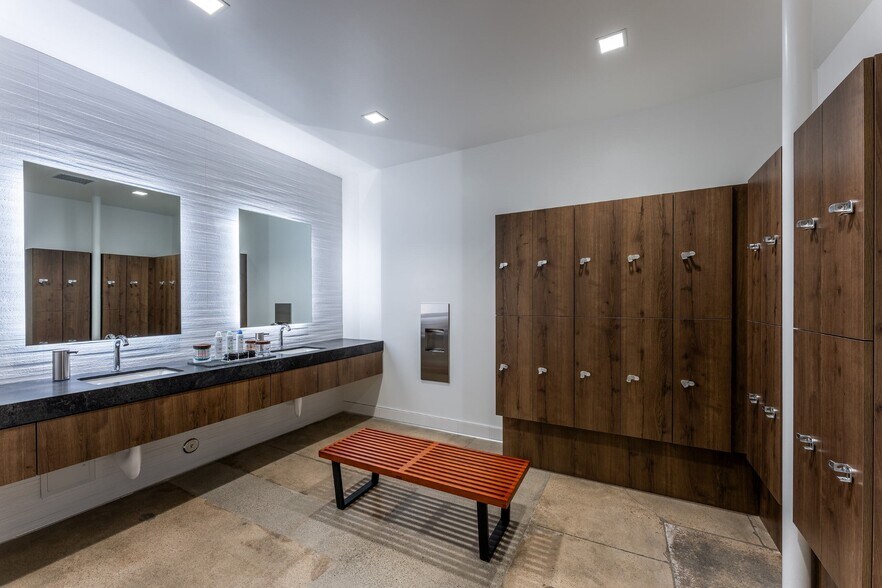 More Photos Of 4818 Ronson Ct, San Diego Warehouse For Lease