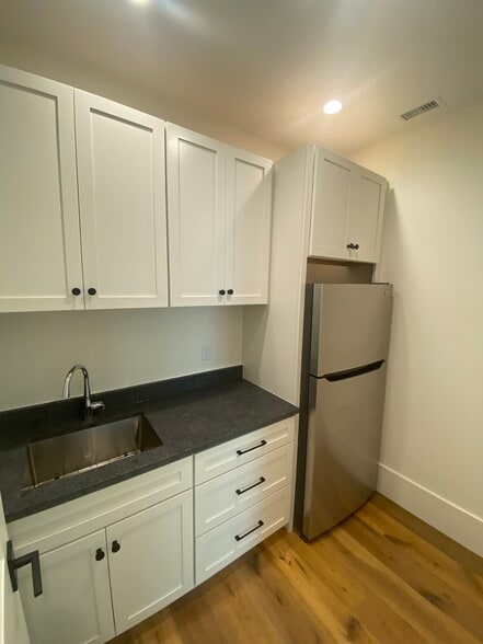 More Photos Of 101 Ladys Island Cmn, Beaufort Office For Lease