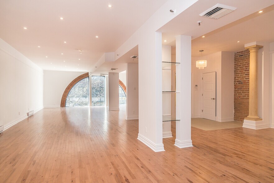 More Photos Of 4363 Rue Saint-Denis, Montréal Storefront Retail Office For Lease