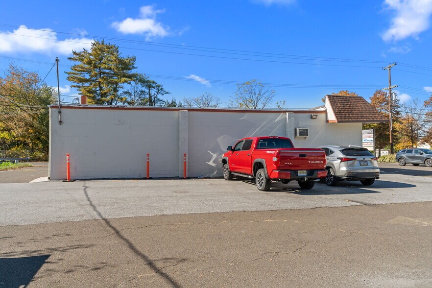 More Photos Of 1510 Haines Rd, Levittown Storefront Retail Office For Sale