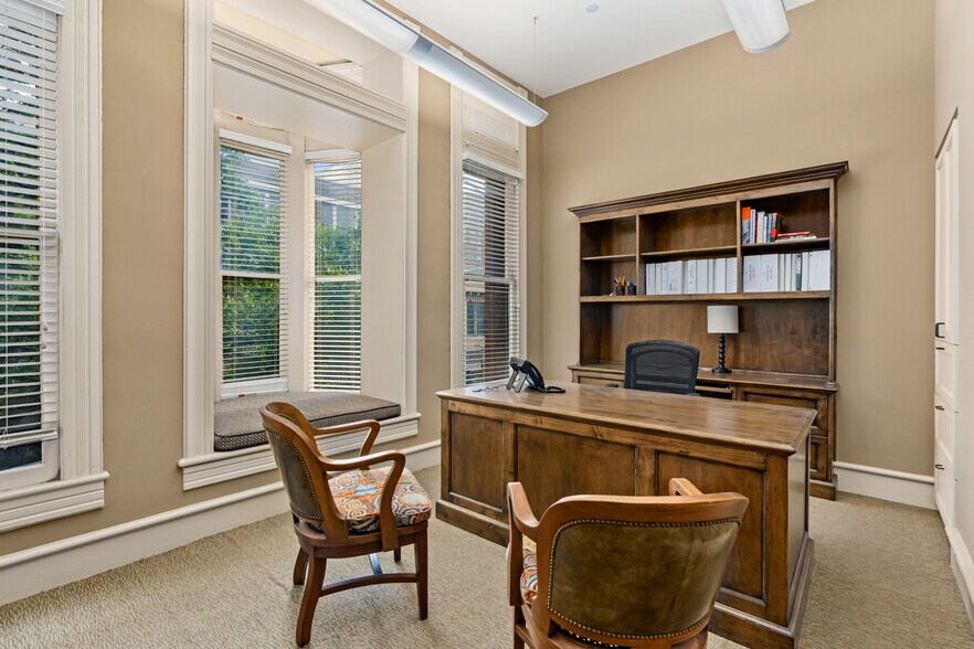More Photos Of 309 E Commerce St, San Antonio Office For Lease