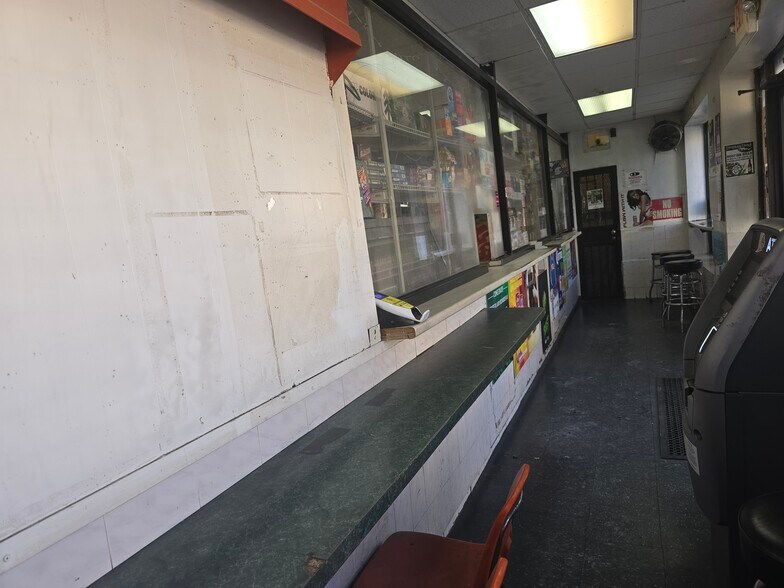 More Photos Of 6001 Upland St, Philadelphia Storefront For Lease