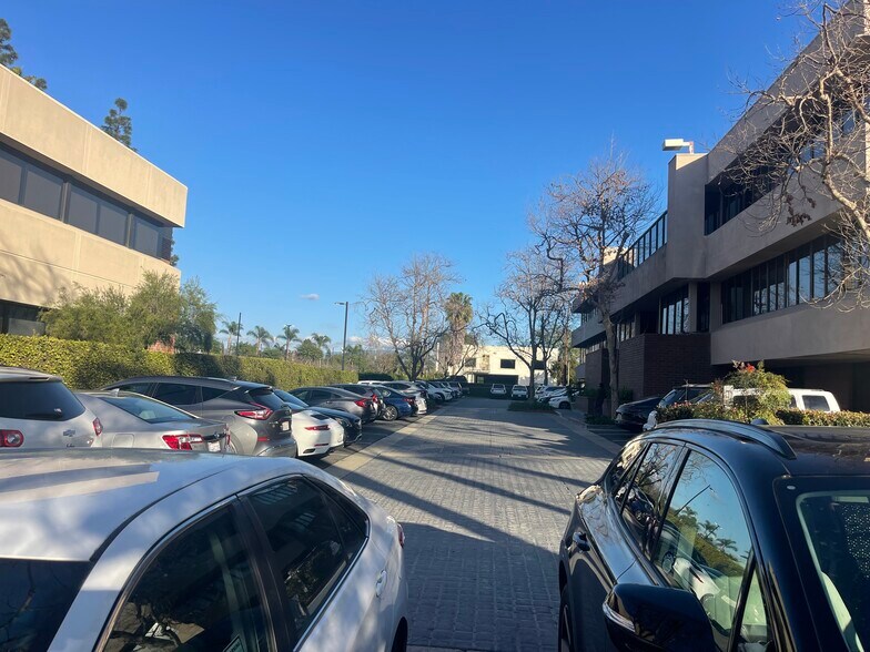 More Photos Of 2107 N Broadway, Santa Ana Loft Creative Space For Sale
