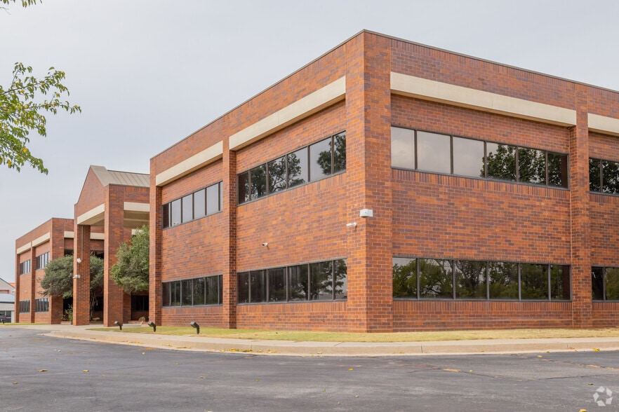 More Photos Of 7301 NW Expressway, Oklahoma City Office For Lease