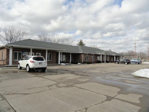 Primary Photo Of 1070 Windsor Rd, Terre Haute Office For Lease