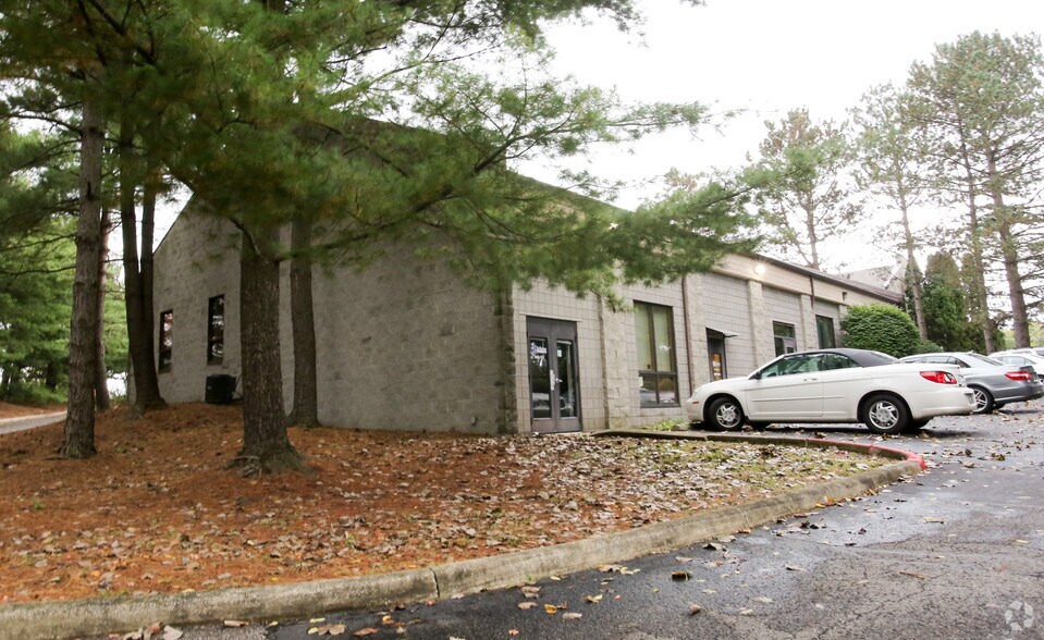 More Photos Of 70 W Streetsboro Rd, Hudson Self Storage For Lease