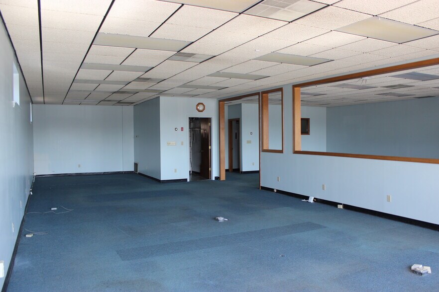 More Photos Of 1384-1388 Dixwell Ave, Hamden Office For Lease