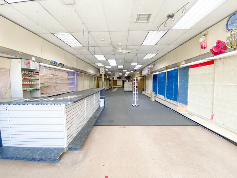 More Photos Of 11-35 Montauk Hwy, Blue Point Unknown For Lease