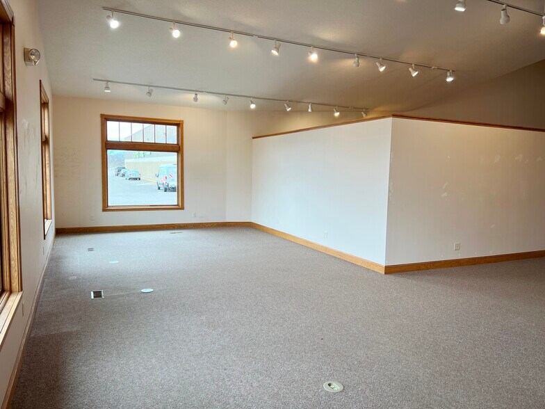 More Photos Of 7837 Excelsior Rd N, Brainerd Freestanding For Lease