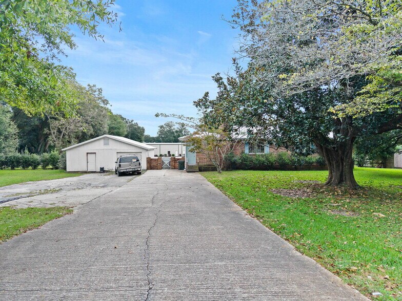 More Photos Of 19786 State Highway 181, Fairhope Specialty For Sale