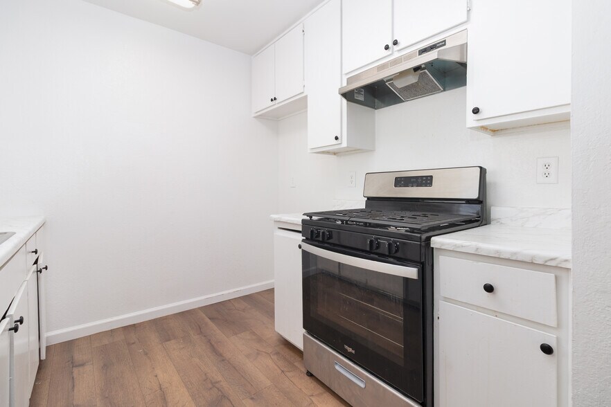 More Photos Of 165 N Hamilton Ave, Hemet Multifamily For Sale