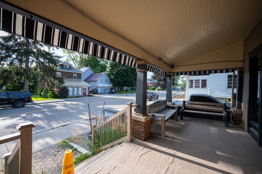 More Photos Of 227 Colborne St, Port Stanle Office For Sale