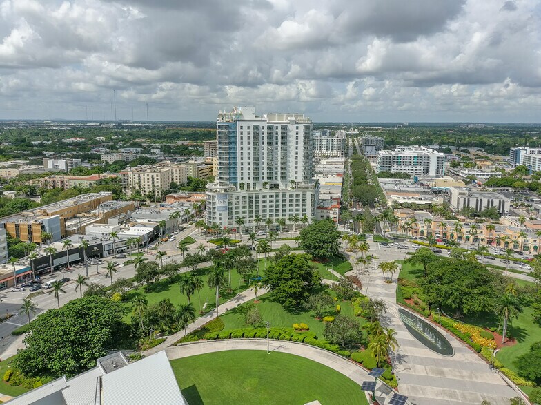 More Photos Of 1720 Harrison St, Hollywood Office Residential For Lease