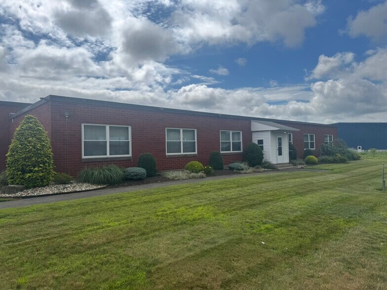 More Photos Of 315-319 Lake Ave, Bristol Manufacturing For Lease