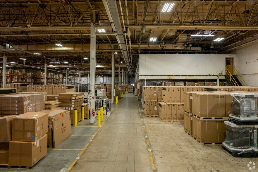 More Photos Of 103 Wynn Dr, Huntsville Warehouse For Lease