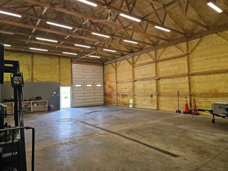 More Photos Of 12445 Hanford rd, Silver Creek Flex For Lease