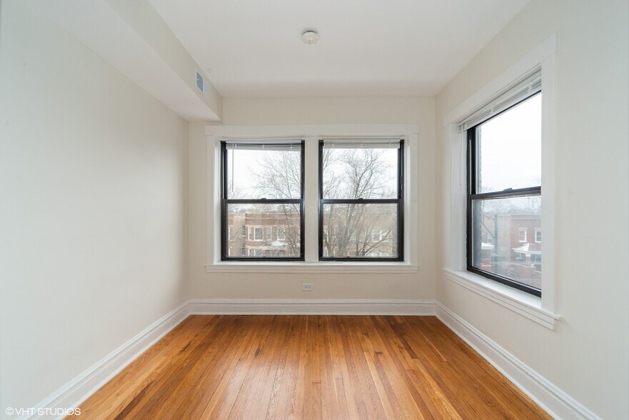 More Photos Of 4934 W Jackson Blvd, Chicago Apartments For Sale