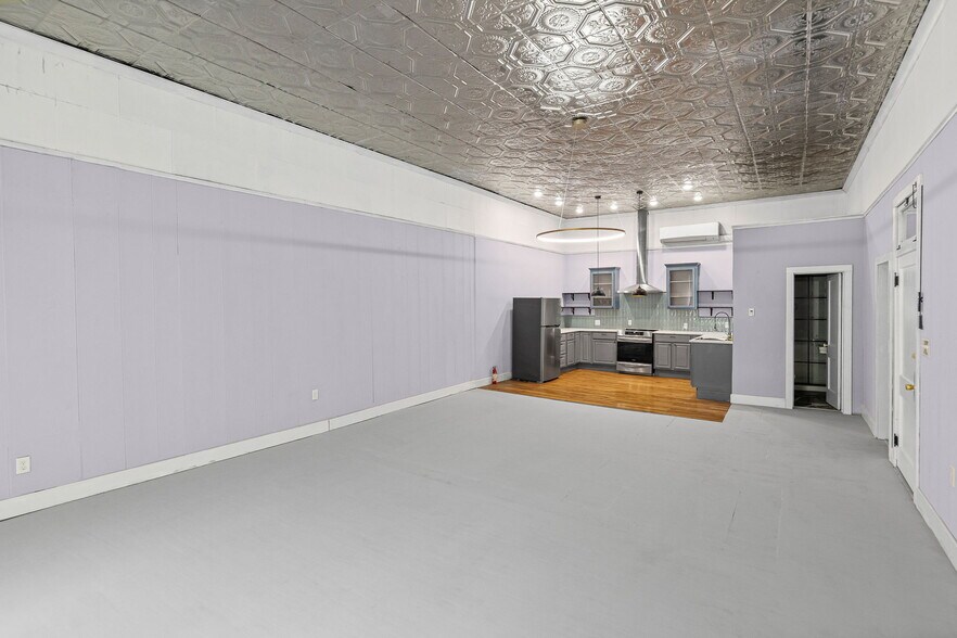 More Photos Of 6 S Division St, Du Quoin General Retail For Sale