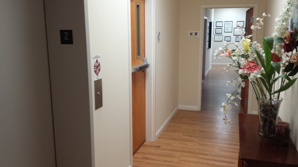 More Photos Of 11441 Robertson Dr, Manassas Light Distribution For Lease